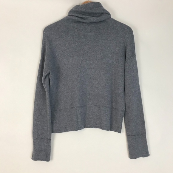 Universal Thread Cowl neck top - Picture 4 of 9